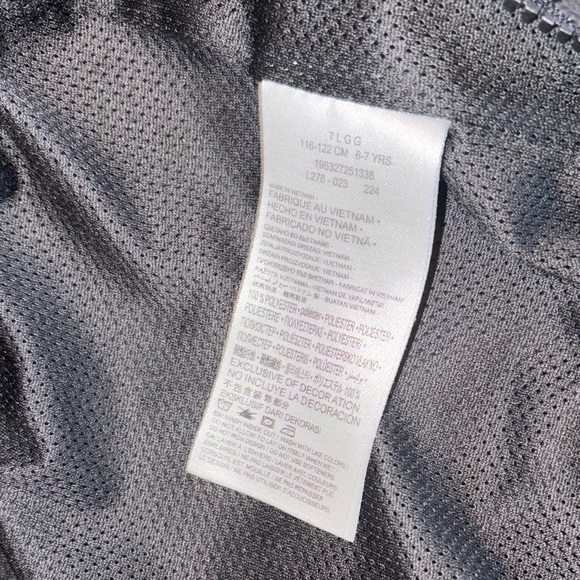 Nike Kids Black Lightweight Jacket - Picture 9 of 9